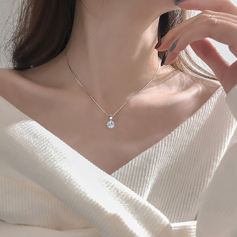 Đôi Công Bằng Độc Đáo Thái Cub - đánh giá và giá Charm Necklace Dainty