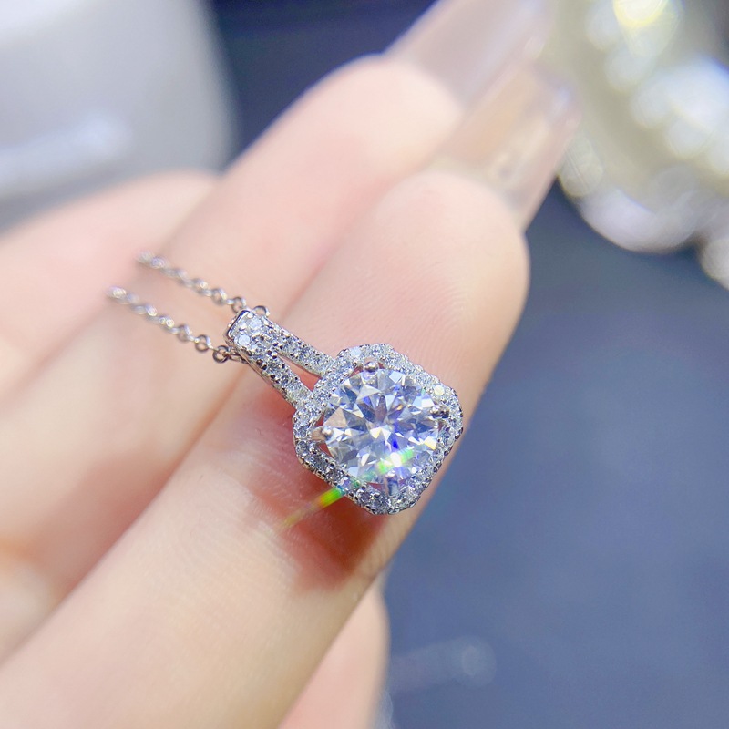 0.5-2ct Square Moissanite Neck - đánh giá và giá Charm Necklace Dainty