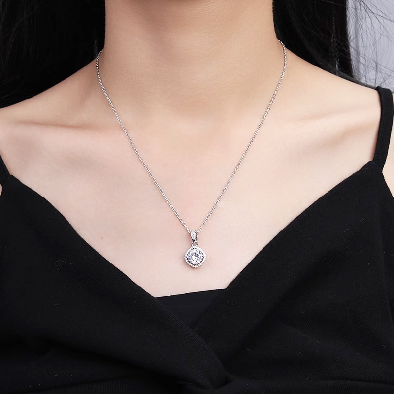 0.5-2ct Round Moissanite Neckl - đánh giá và giá Charm Necklace Dainty