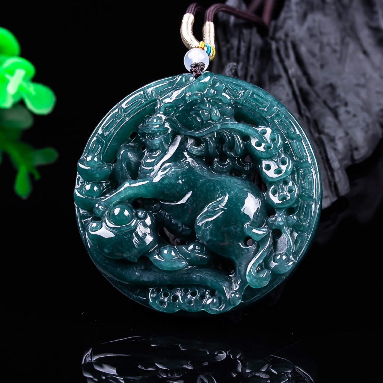 Burmese Jadeite Dragon Pendant - đánh giá và giá Woman Accessory